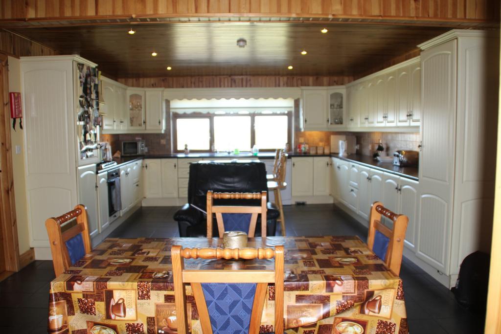 Woodview House Bed And Breakfast Ballinrobe Exterior photo